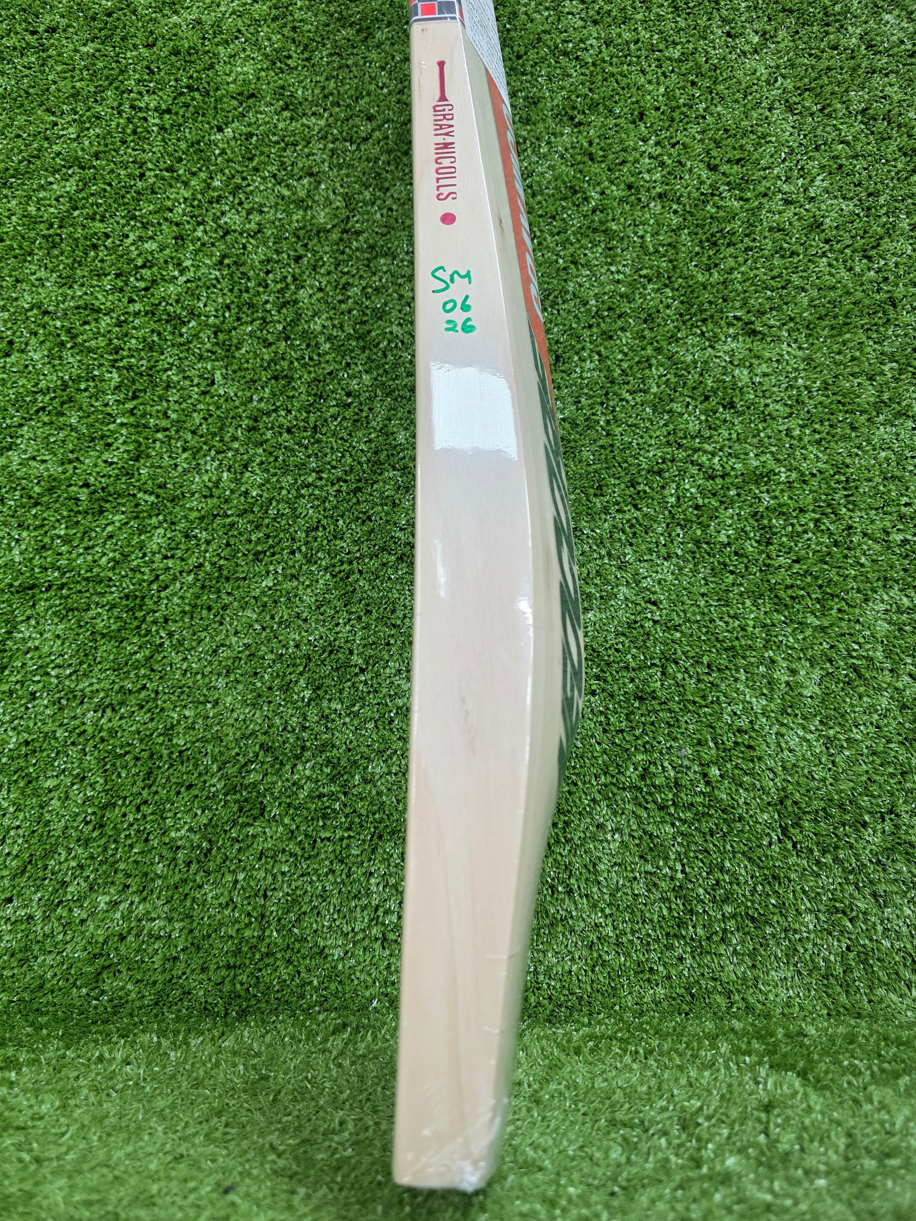Gray-Nicolls Neocore 2.0 GN X 1000 Adult English Willow Cricket Bat