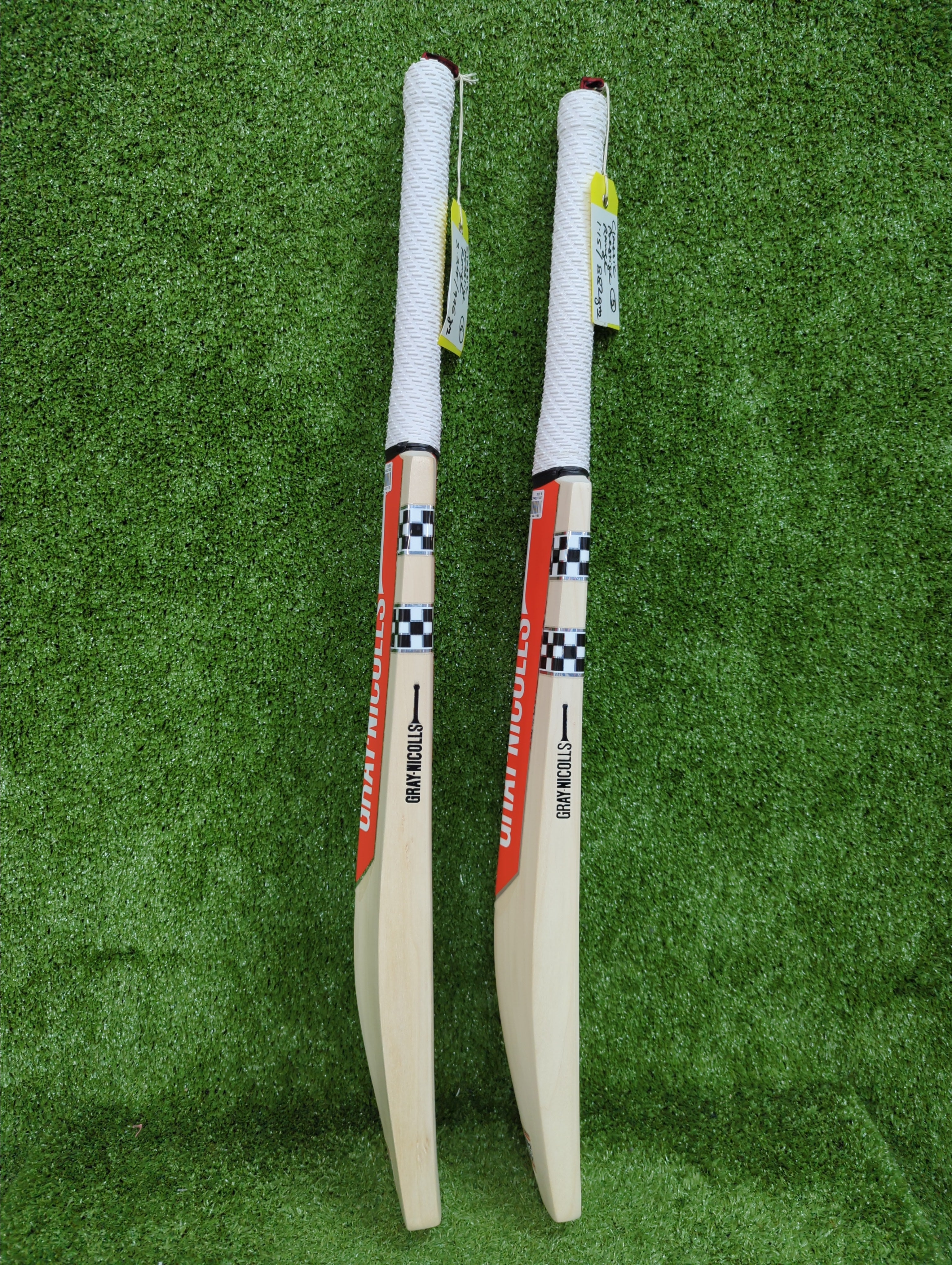 Gray-Nicolls Classic Prestige Range Junior / Youth English Willow Cricket Bat - View 3