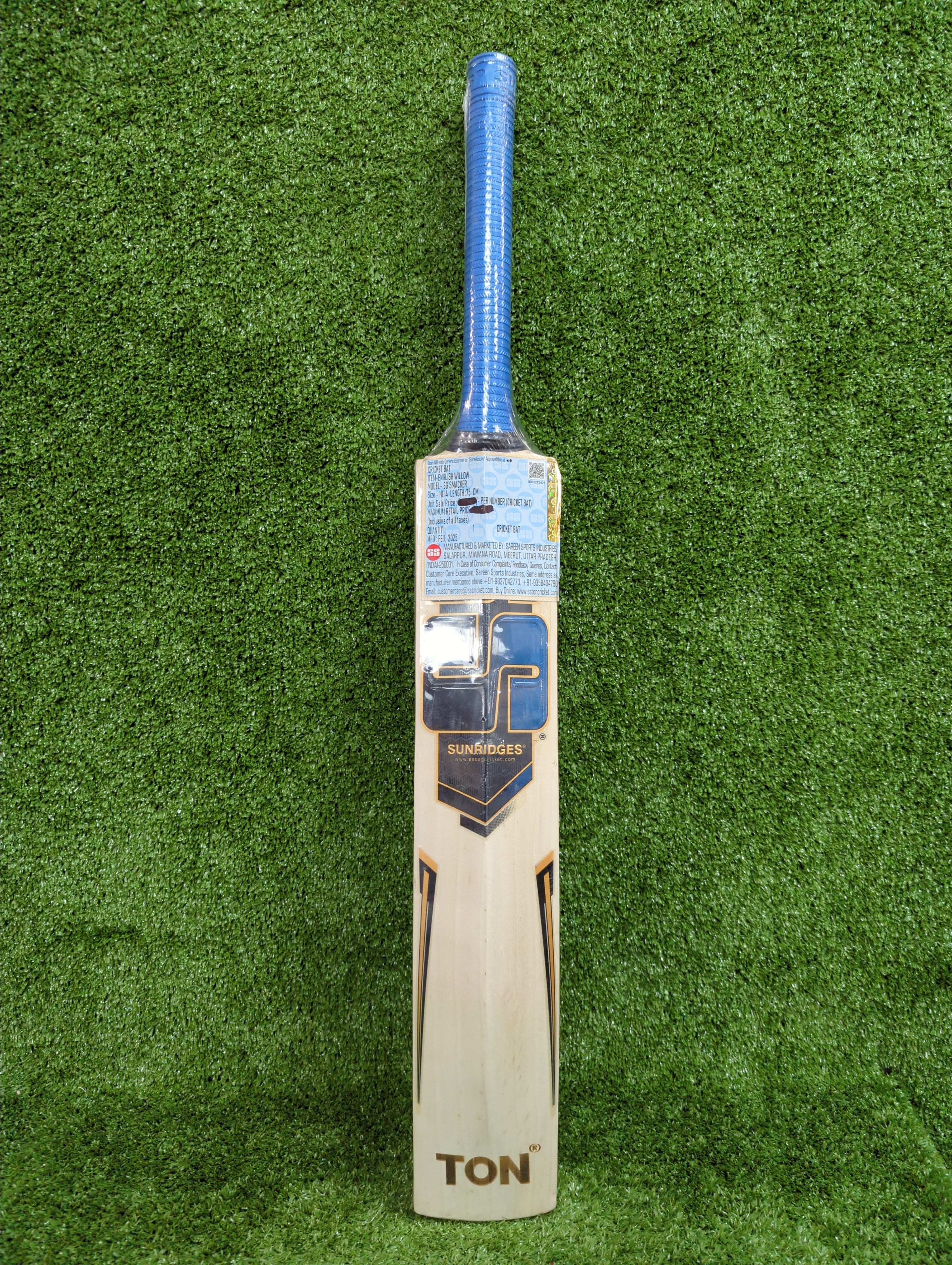 SS GG Smacker Junior / Youth Cricket Bat (Blue Sticker)