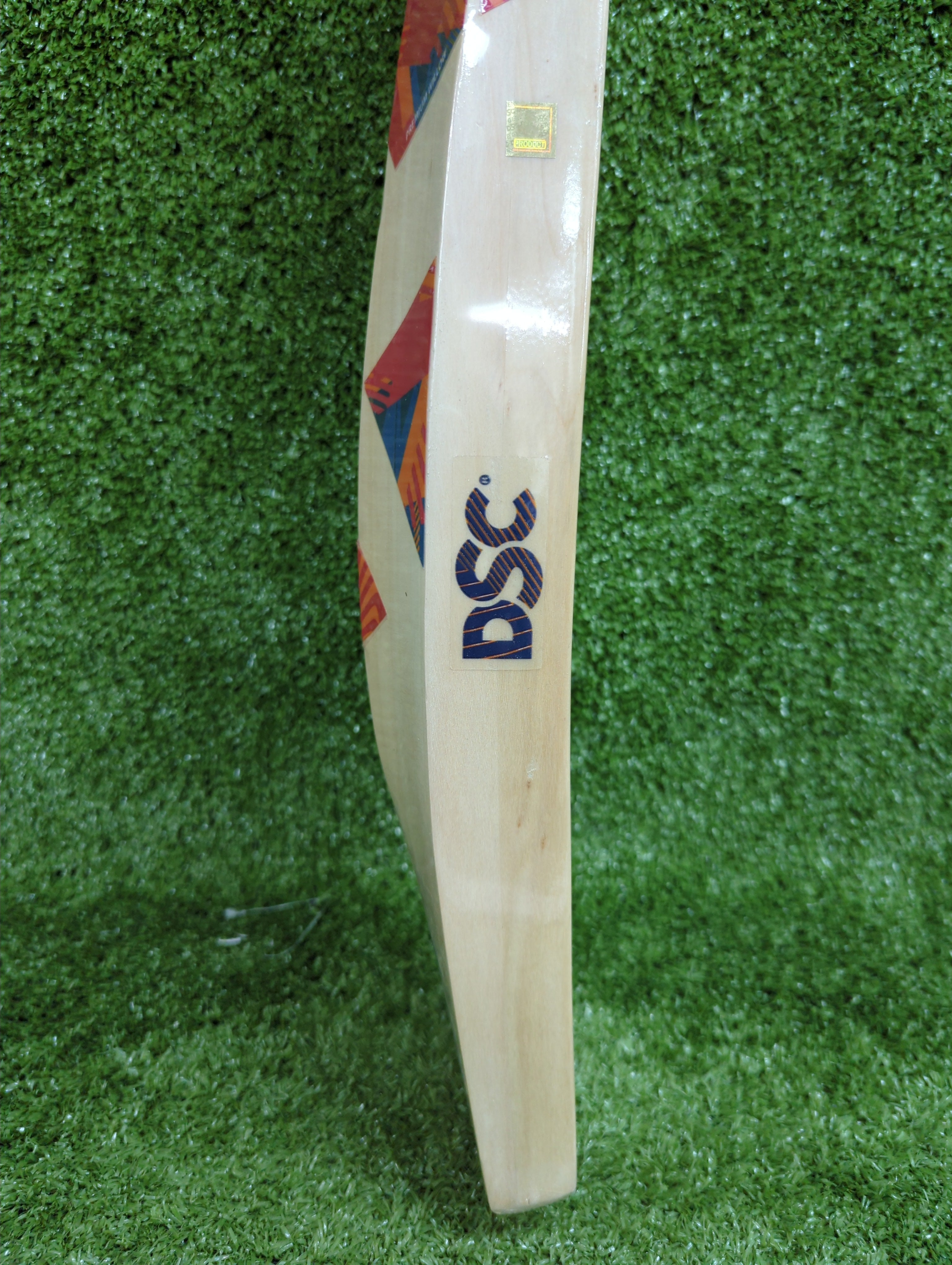 DSC Krunch 88 Kashmir Willow Cricket Bat by DSC - close-up detail - TopCricketStore
