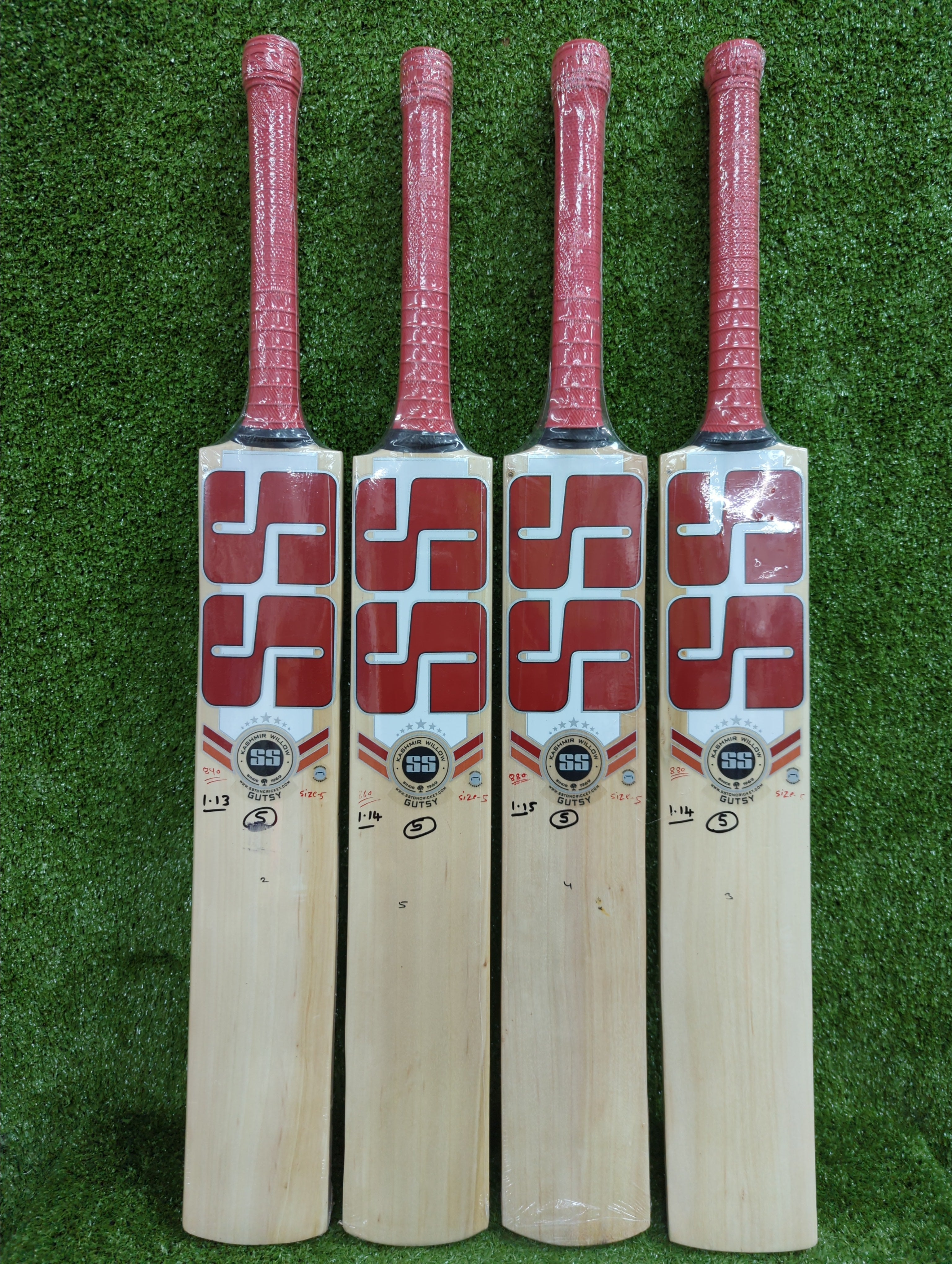 SS Gutsy Junior/Youth  Kashmir Willow Cricket Bat