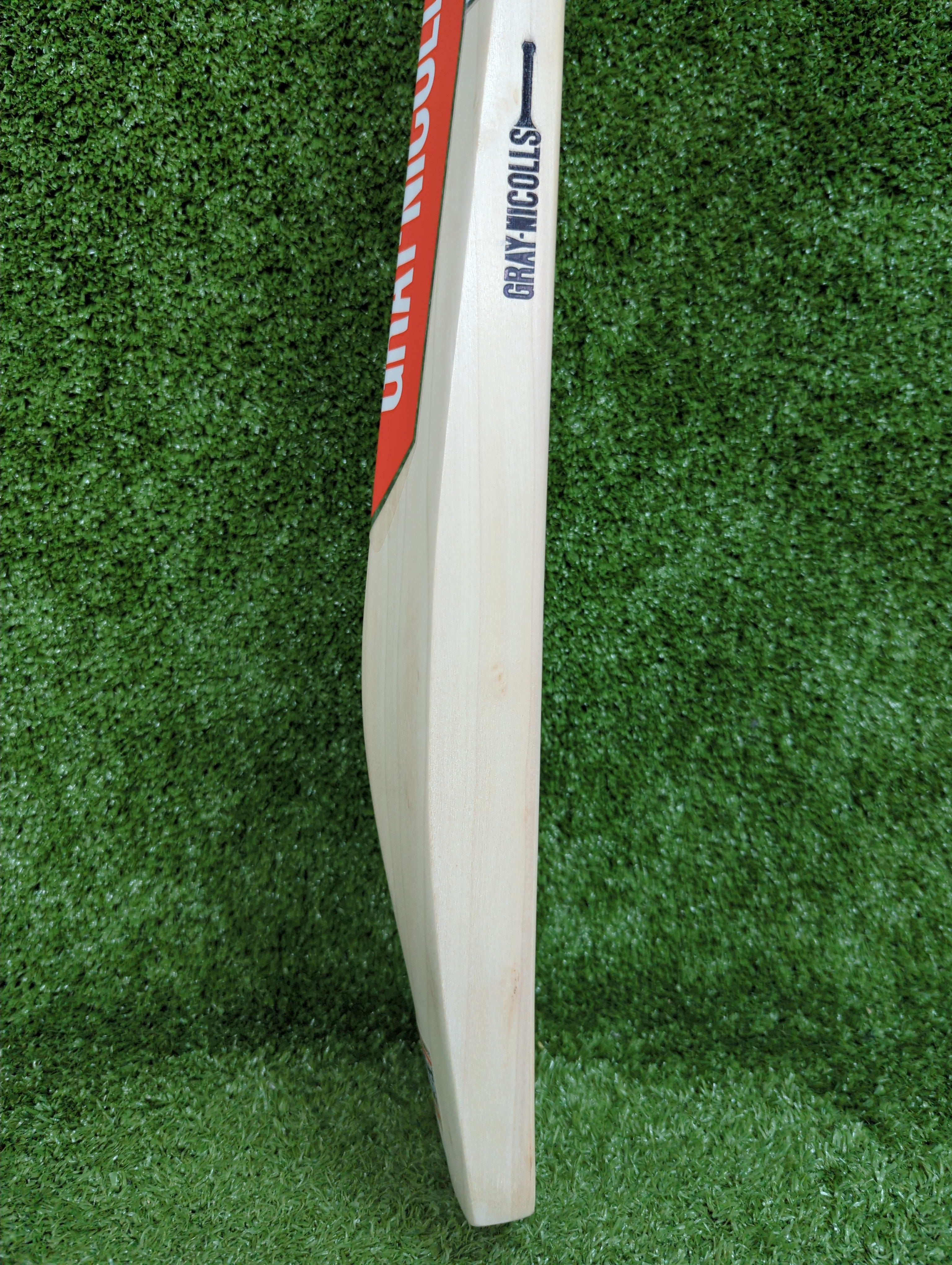 Gray-Nicolls Classic Ultimate Range Youth Harrow English Willow Cricket Bat - View 5