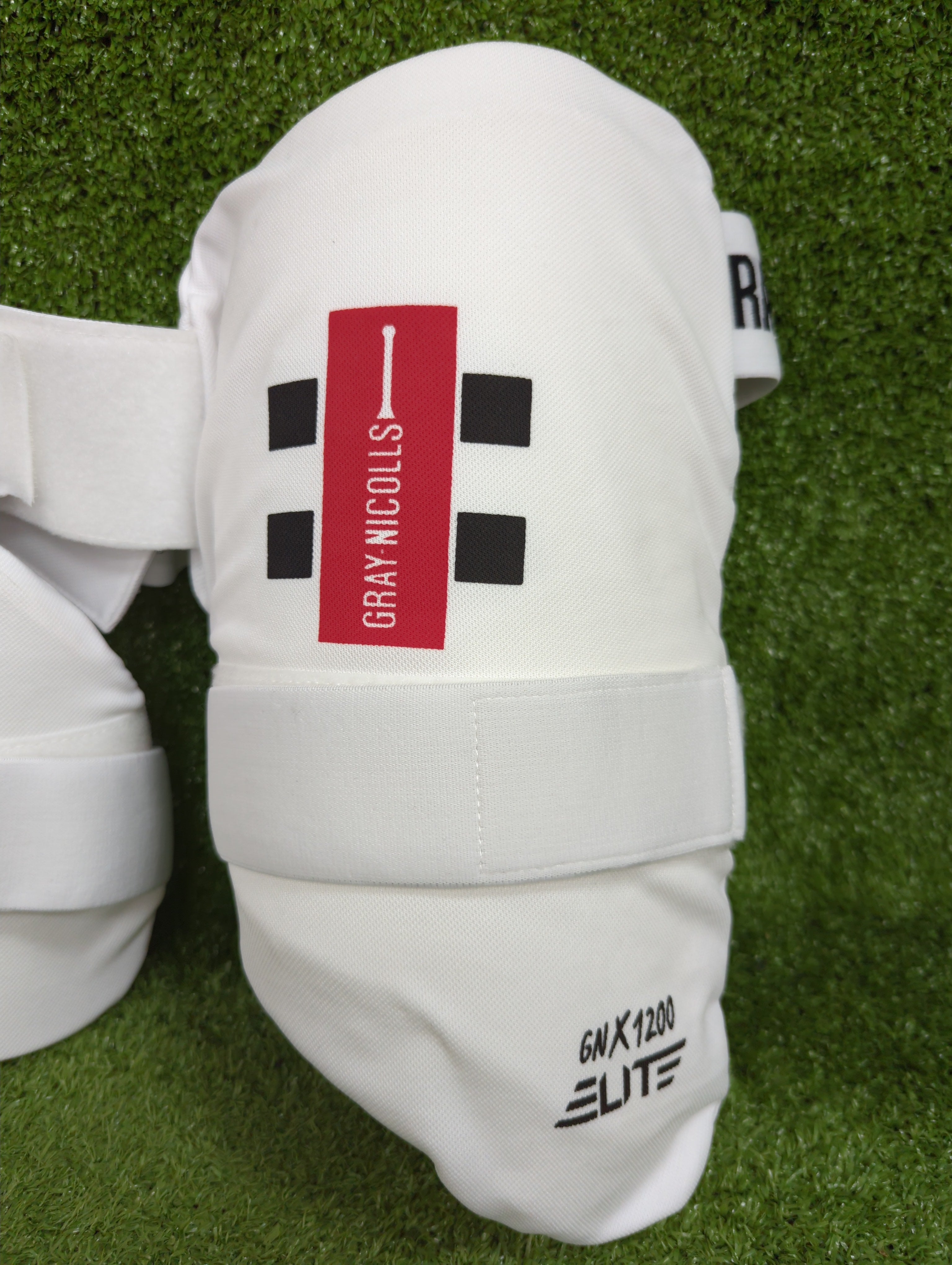 Gray-Nicolls X1200 Elite 360 Junior / Youth Cricket Thigh Guard GN