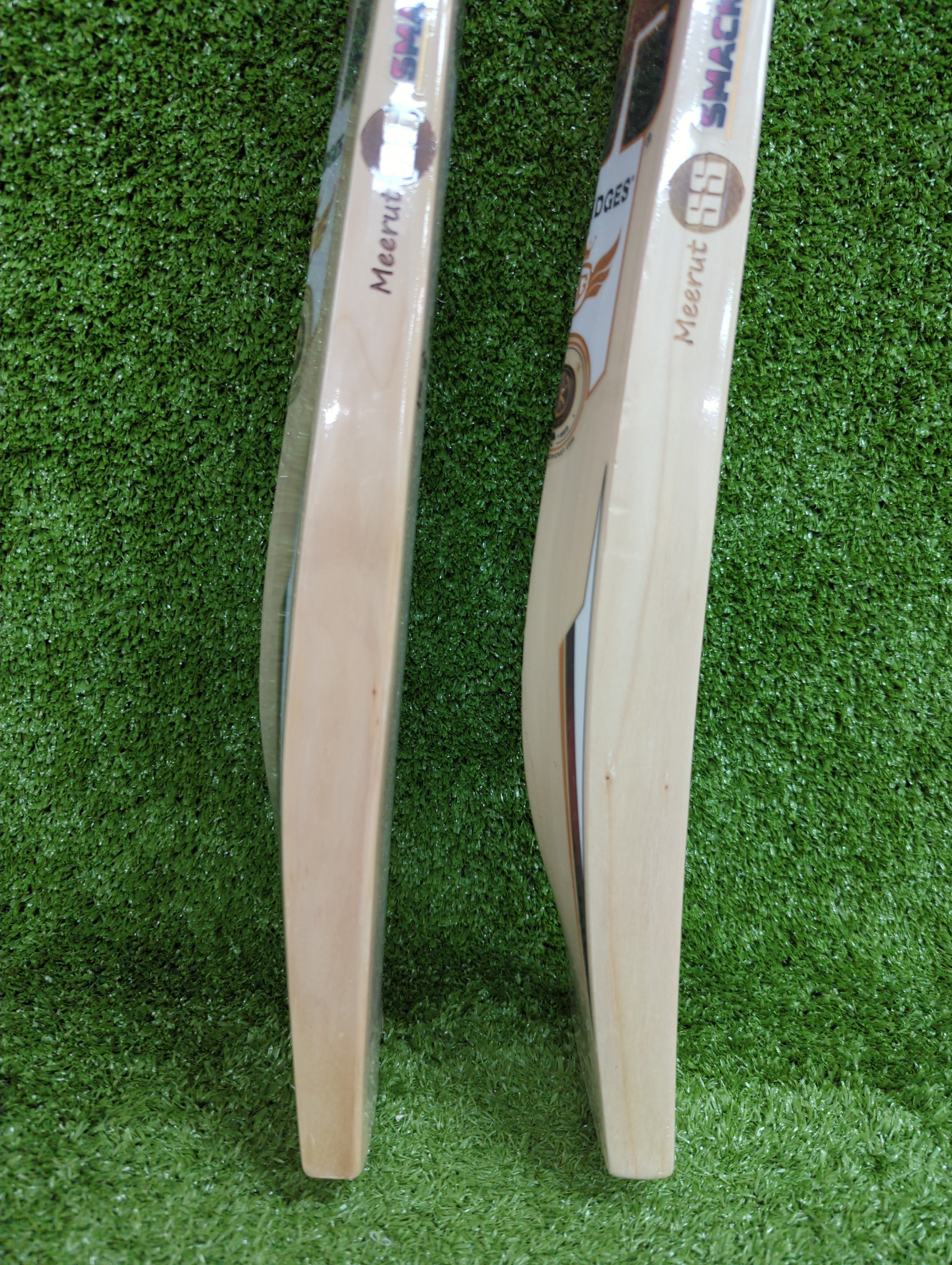 SS GG Smacker Junior / Youth Cricket Bat (Red Sticker)