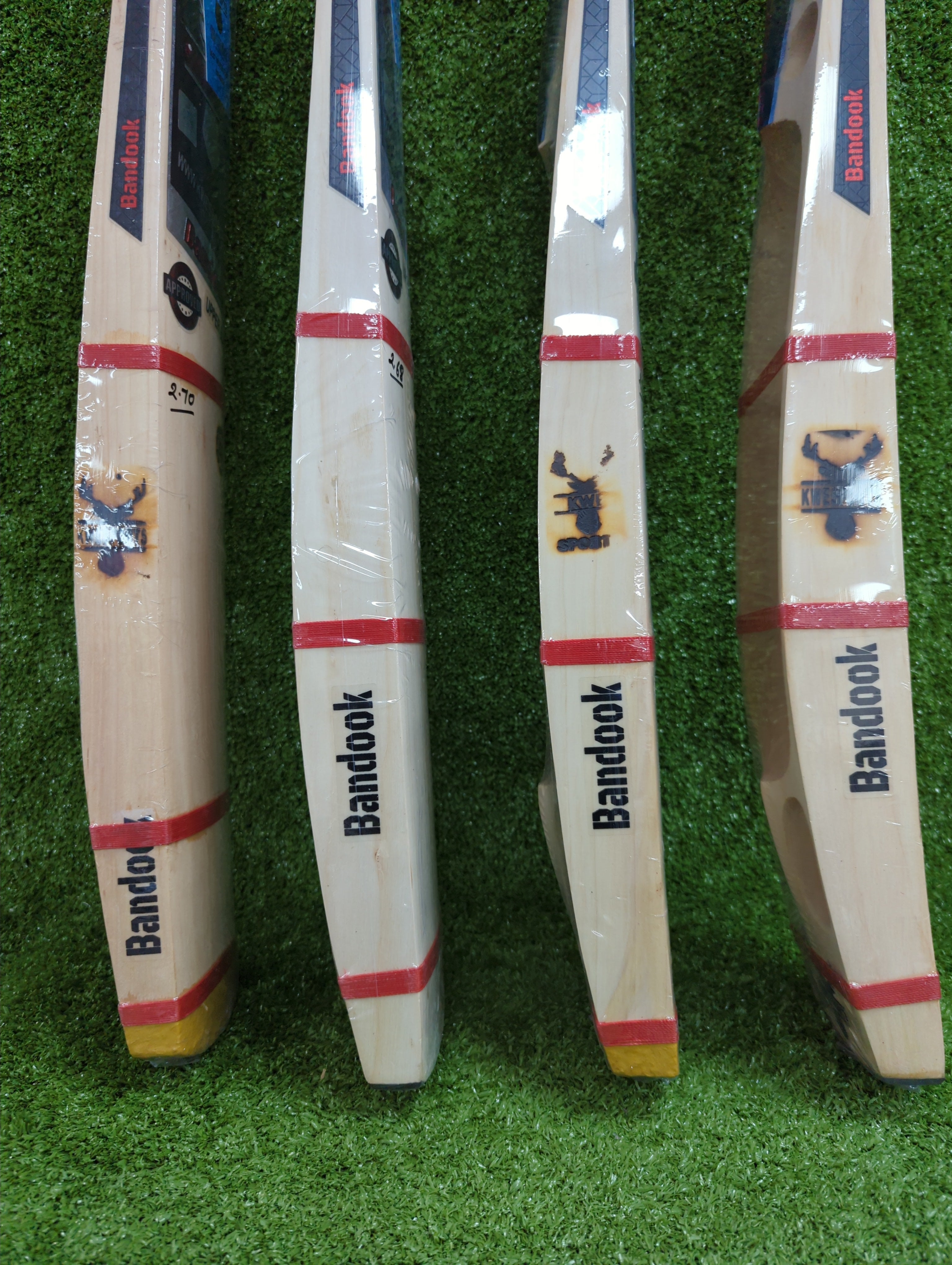 Bandook Upper Blade Player Edition Kashmir Willow Scoop Cricket Bat