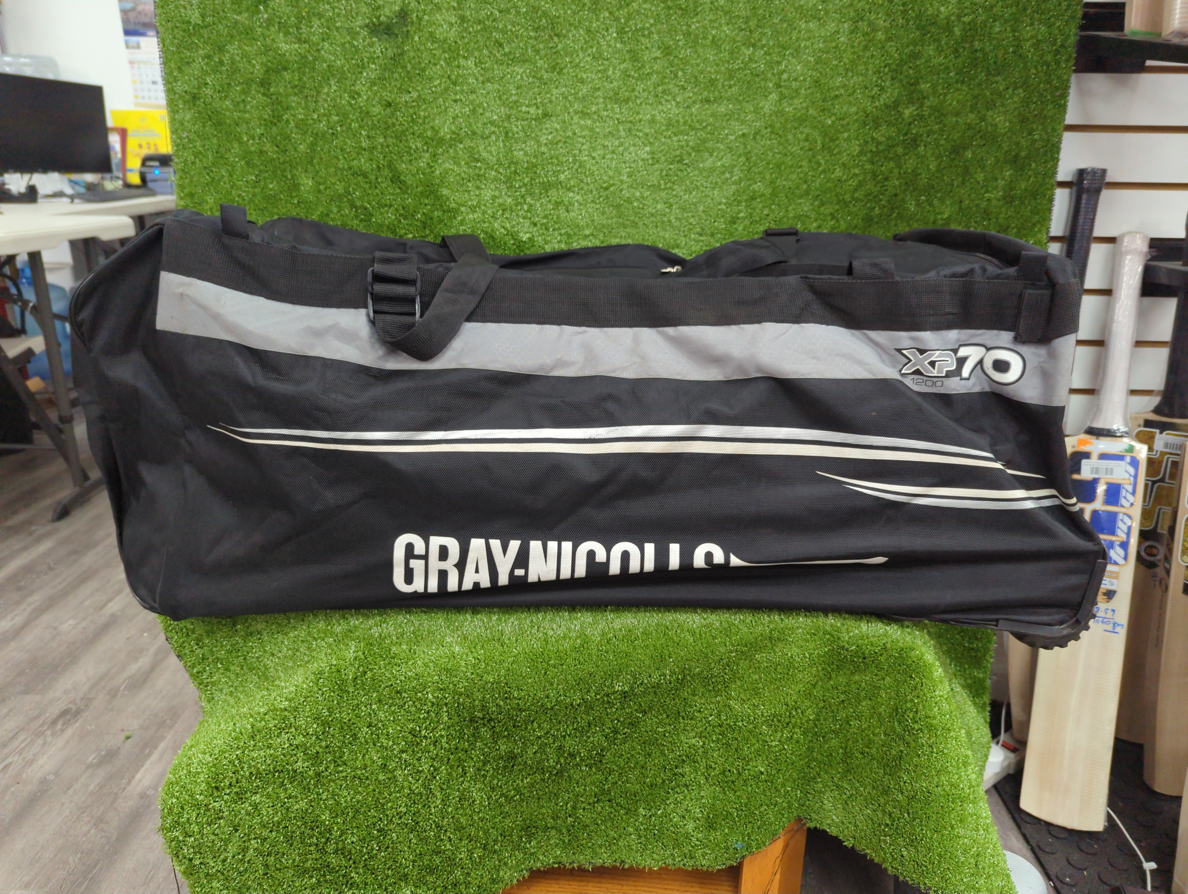 Gray-Nicolls XP70 1200 Wheele Cricket Kit Bag GN