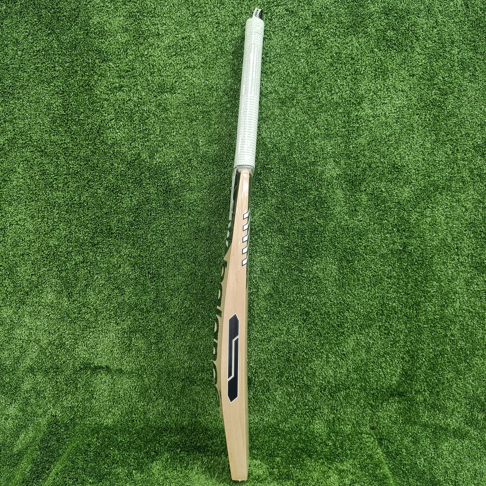 NB DC 800i PRO English Willow Cricket Bat