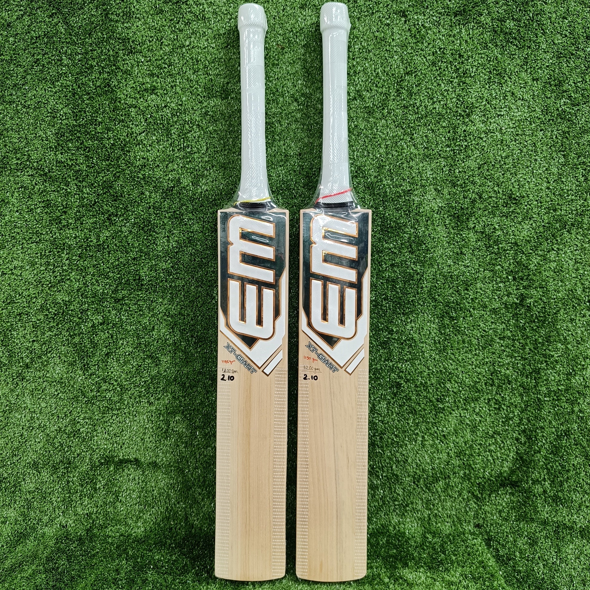 EM XT-Giant Selected Willow Cricket Bat