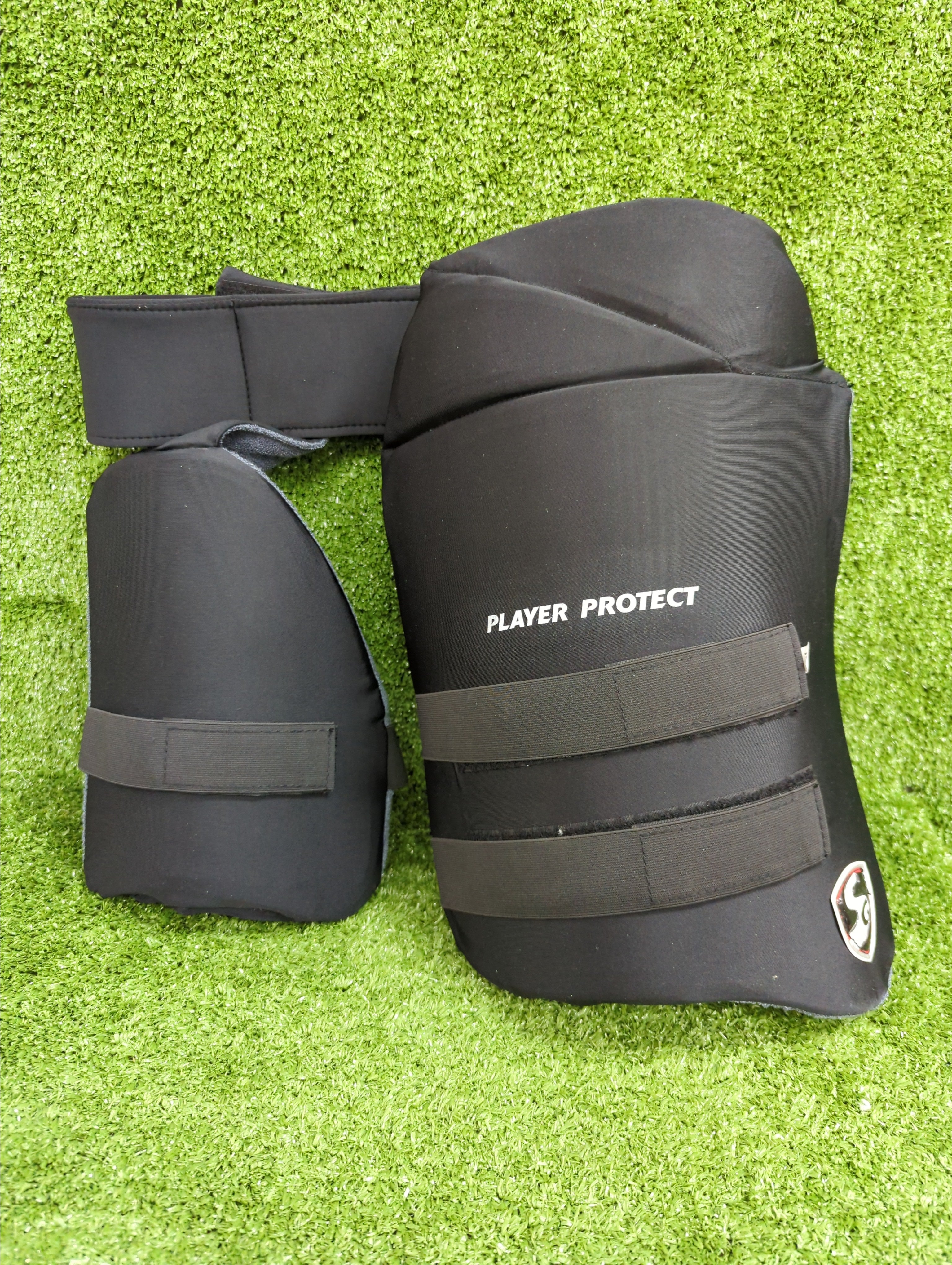 SG Players Protect Adult Thigh Guard (Black)