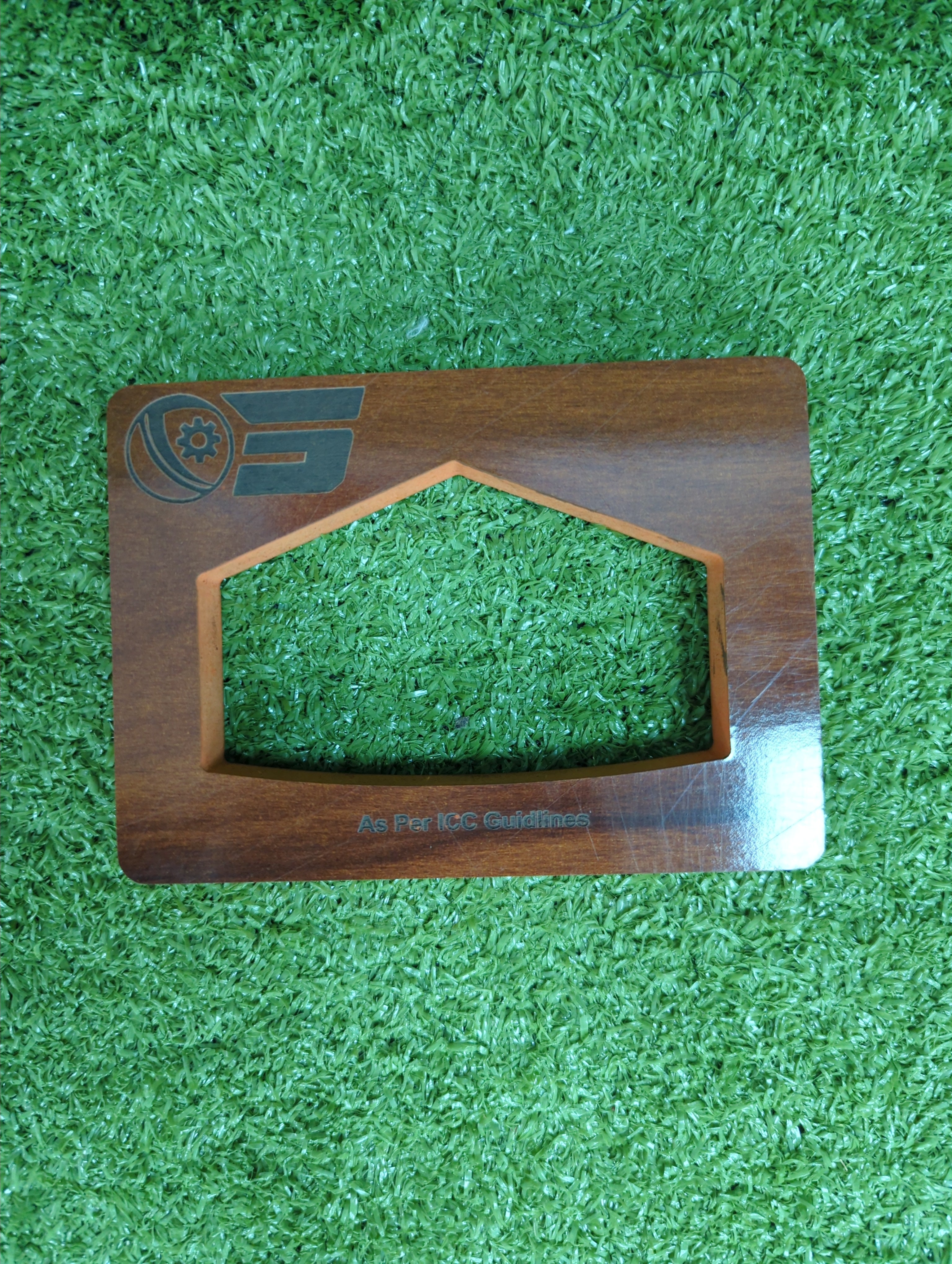 Raydn Wooden Cricket Umpire Bat Gauge - Official Measurement Tool