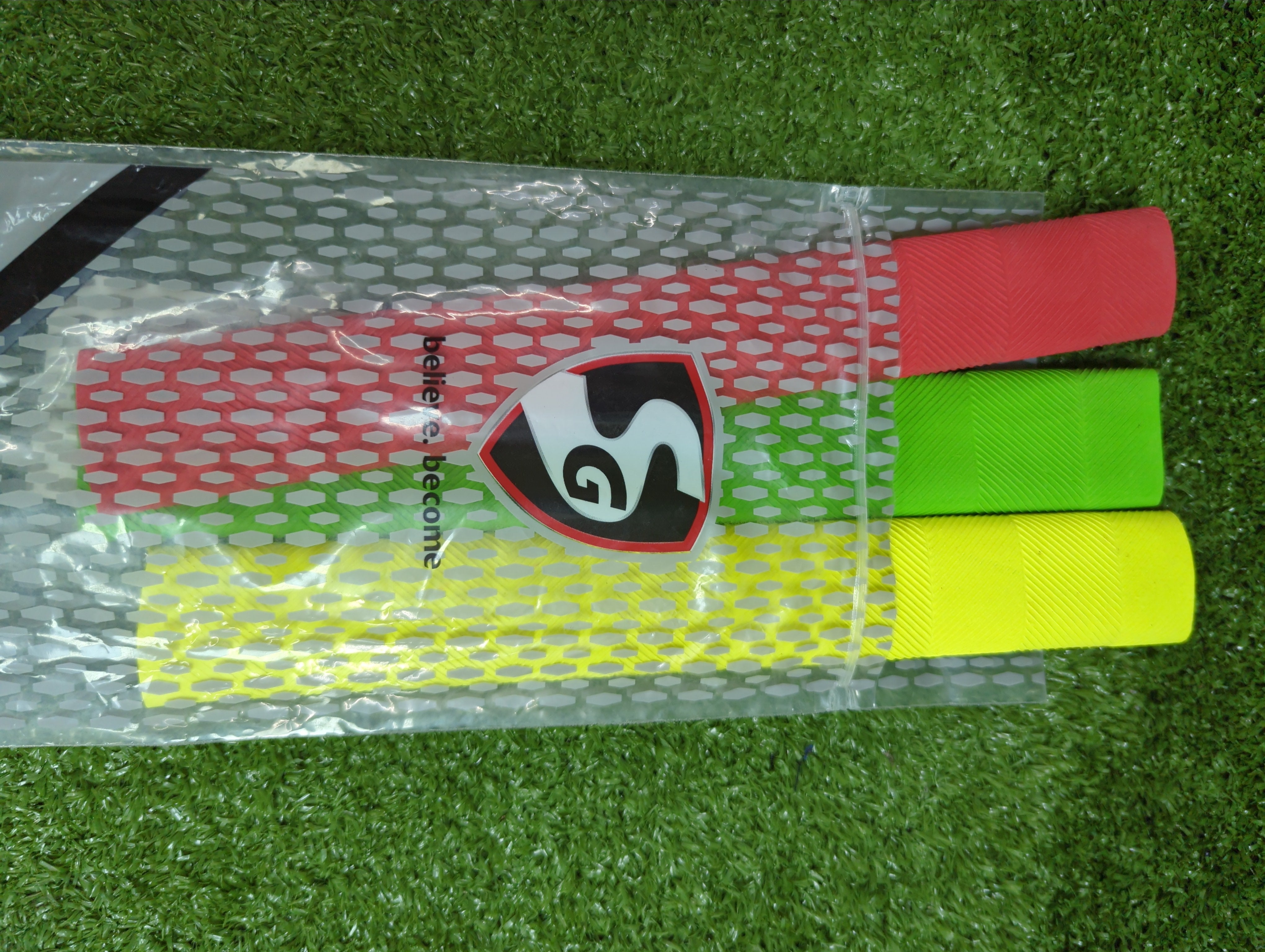 SG Chevron Cricket Grips