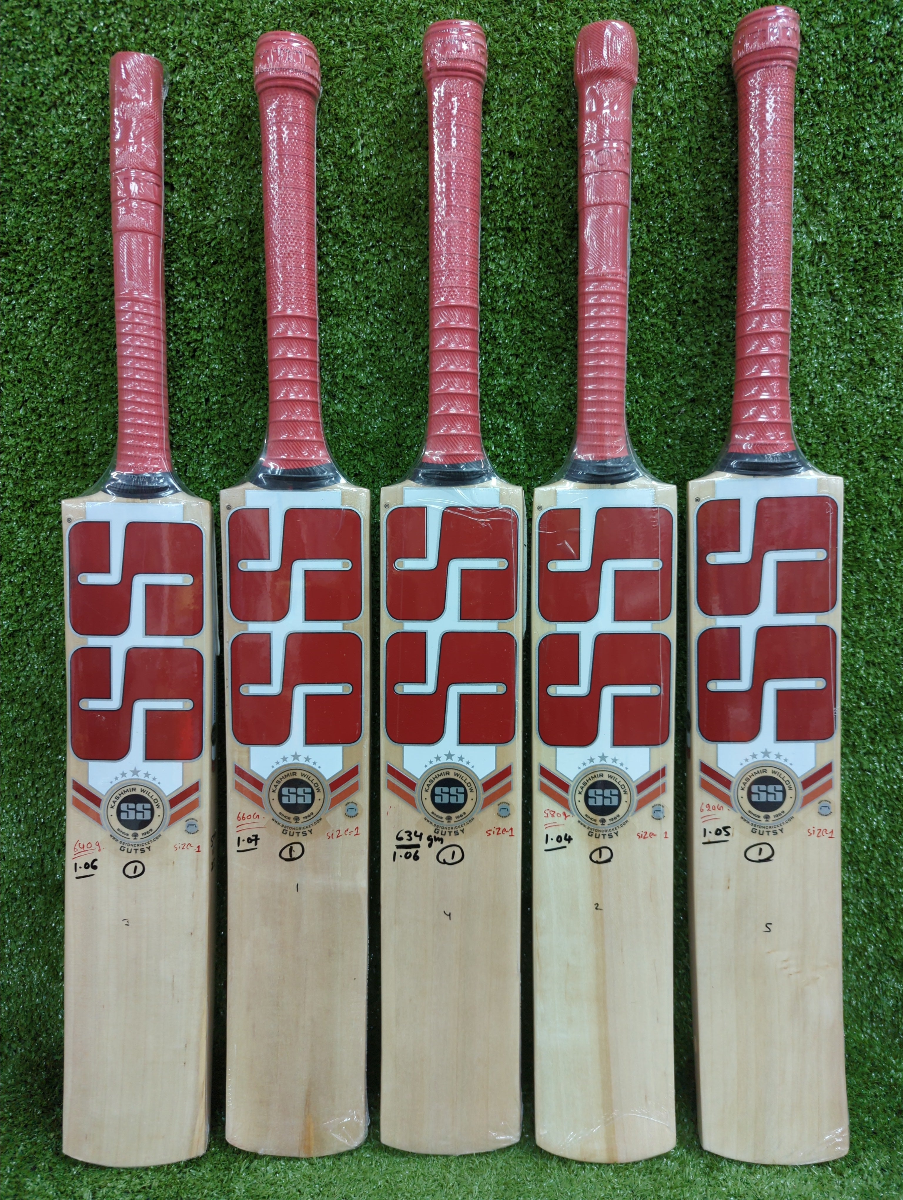 SS Gutsy Junior/Youth  Kashmir Willow Cricket Bat