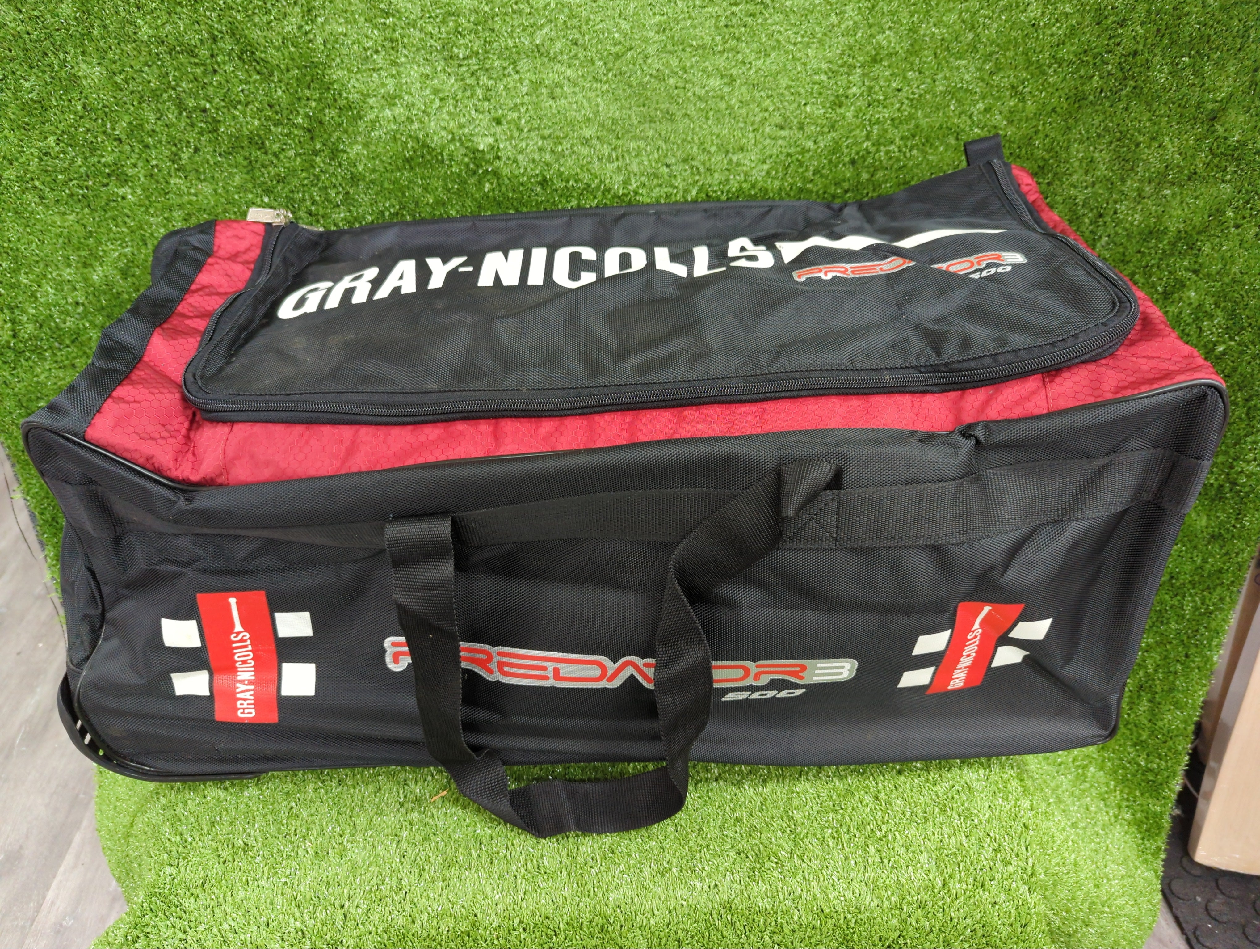 Gray-Nicolls Predator 500 Wheelie Cricket Kit Bag GN