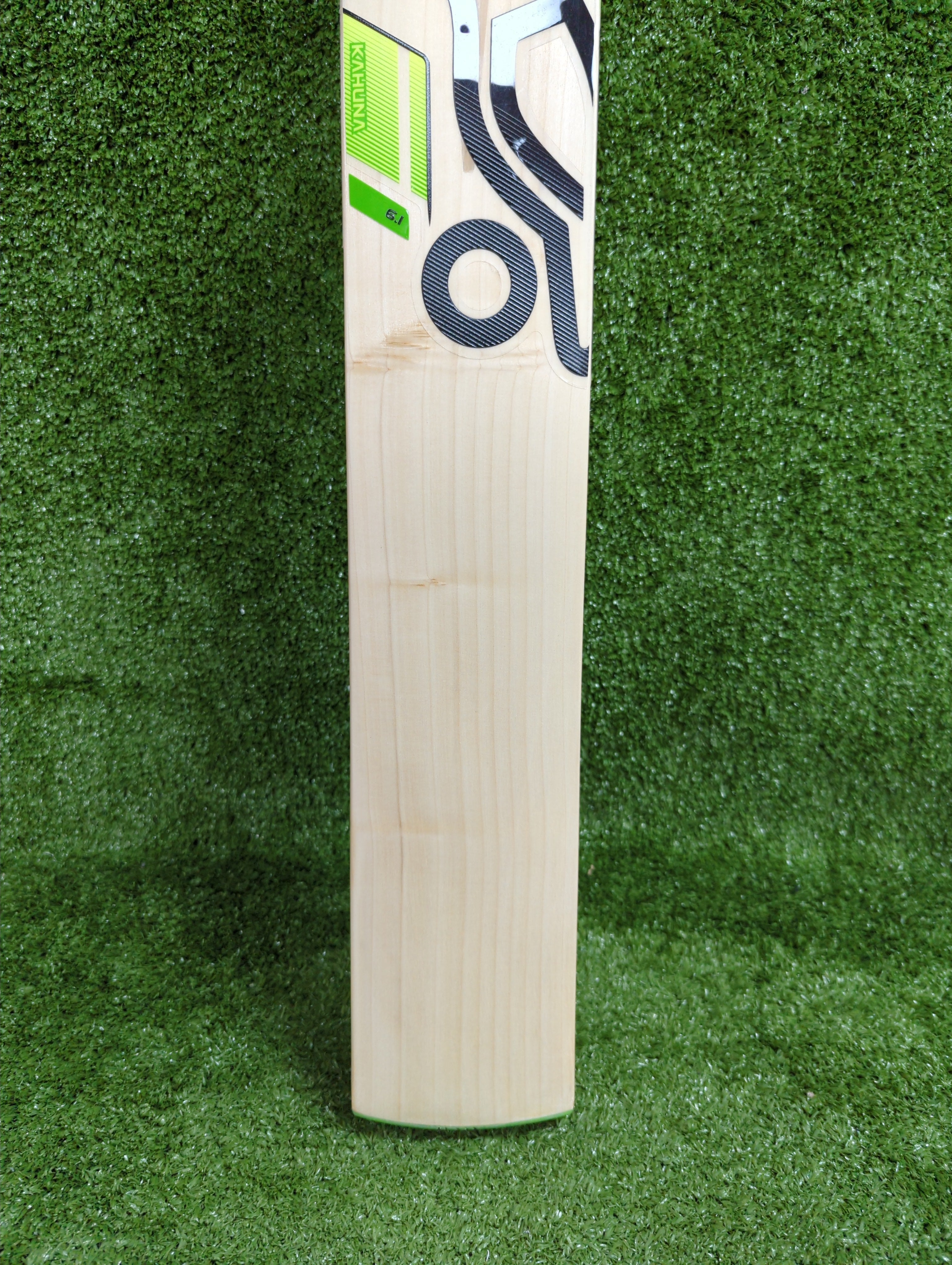 Kookaburra Kahuna 6.1 English Willow Cricket Bat