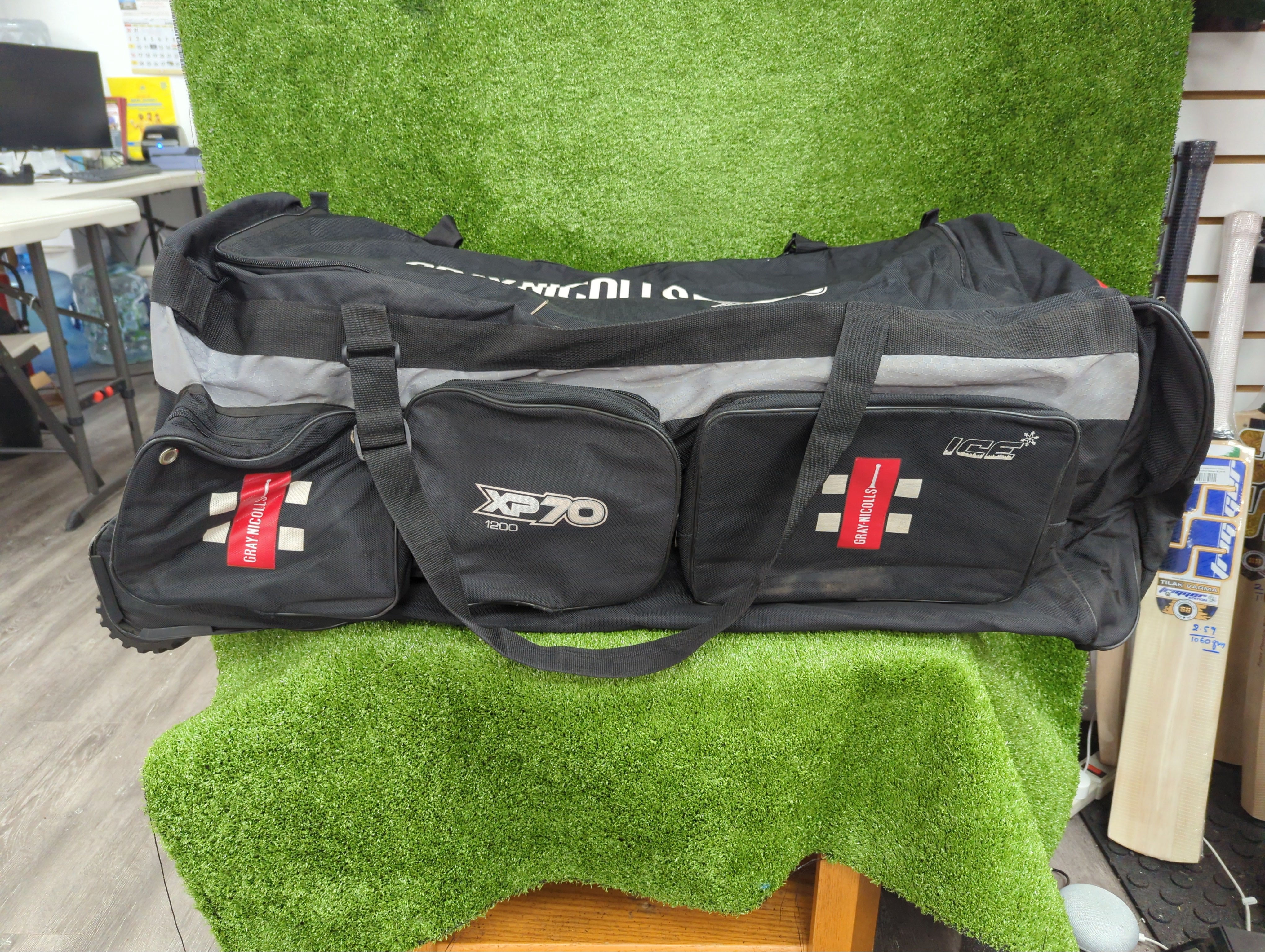 Gray-Nicolls XP70 1200 Wheele Cricket Kit Bag GN