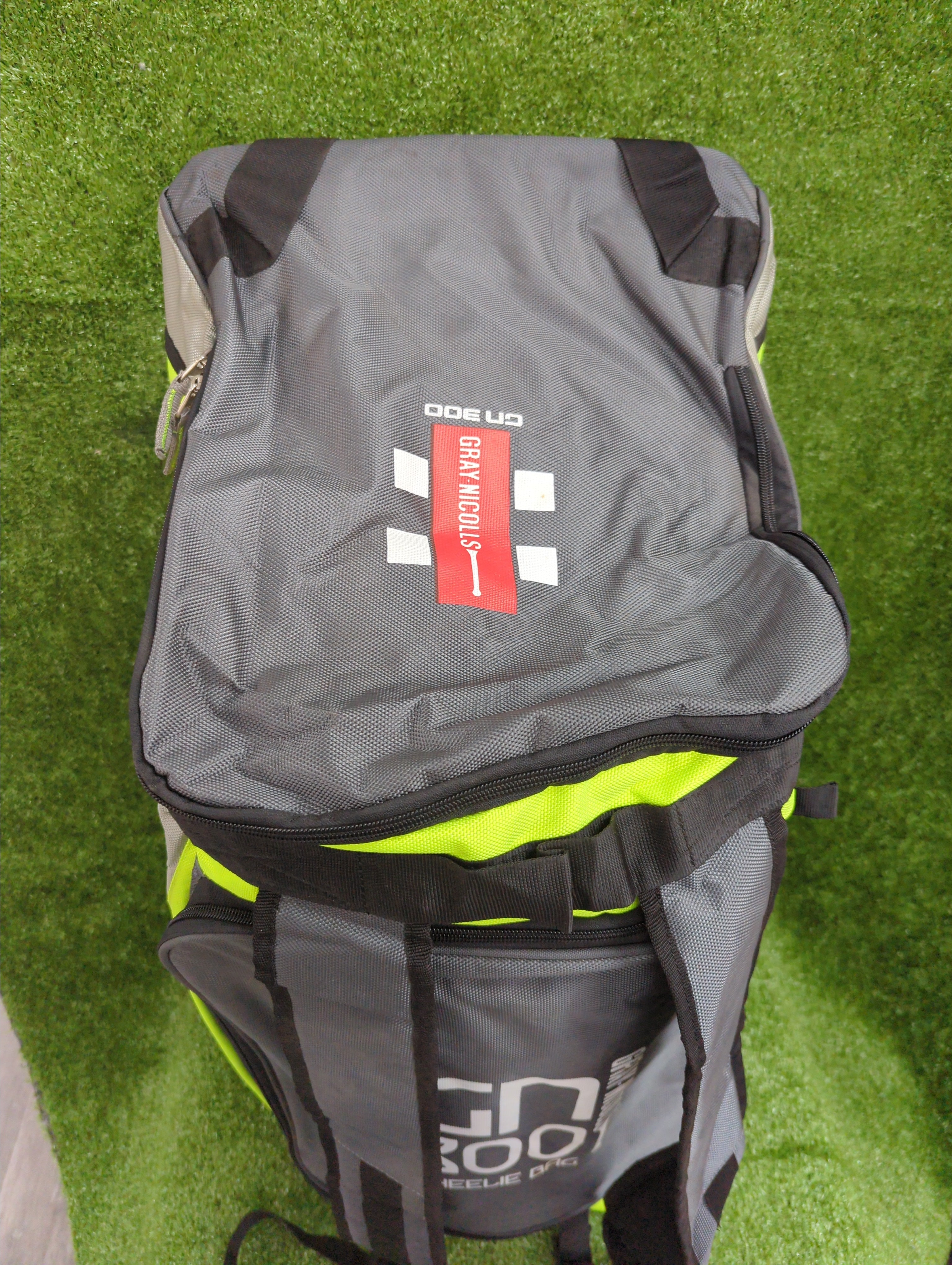 Gray-Nicolls 300 Duffle & Wheelie Cricket Kit Bag GN