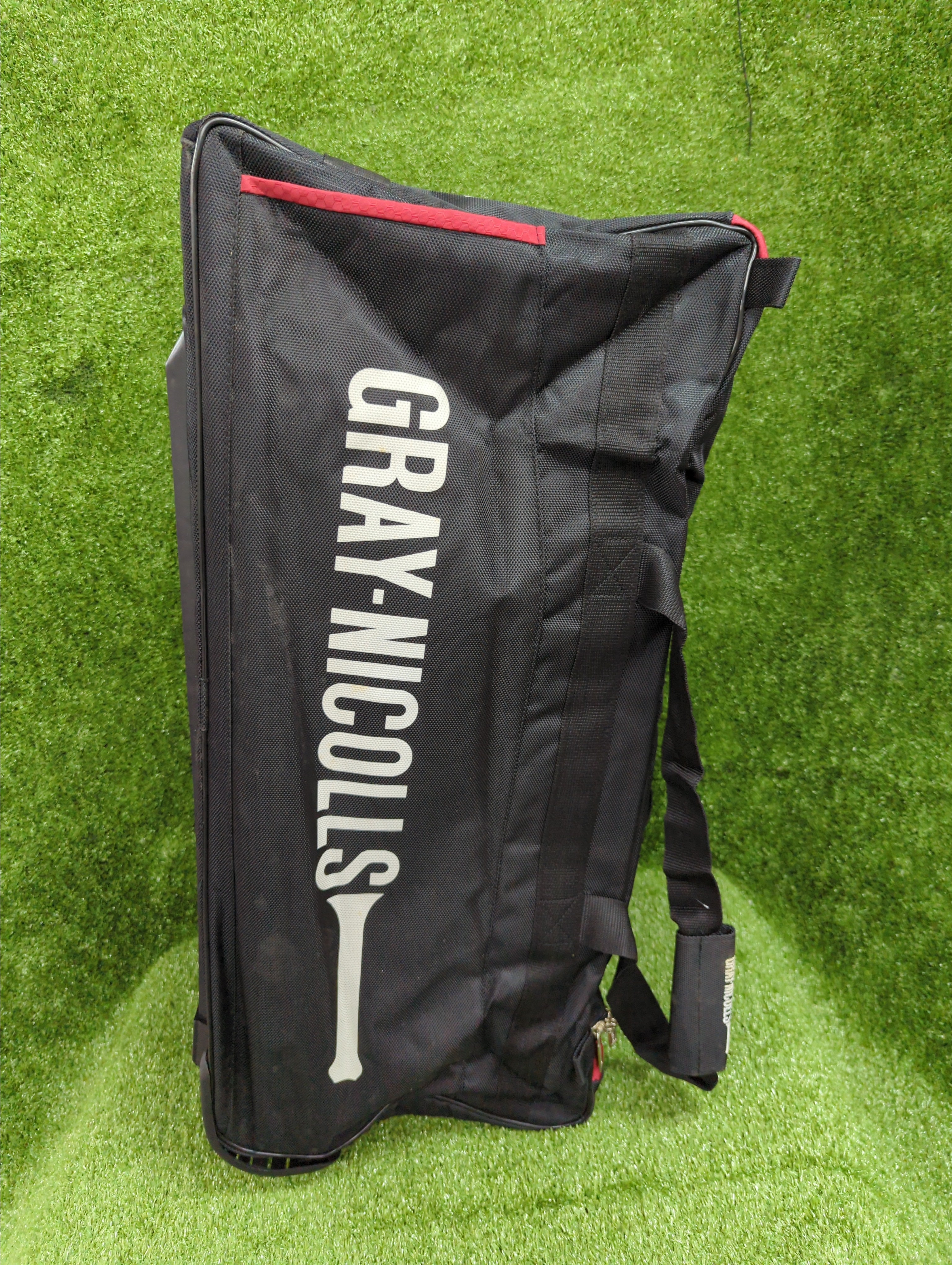 Gray-Nicolls Predator 500 Wheelie Cricket Kit Bag GN