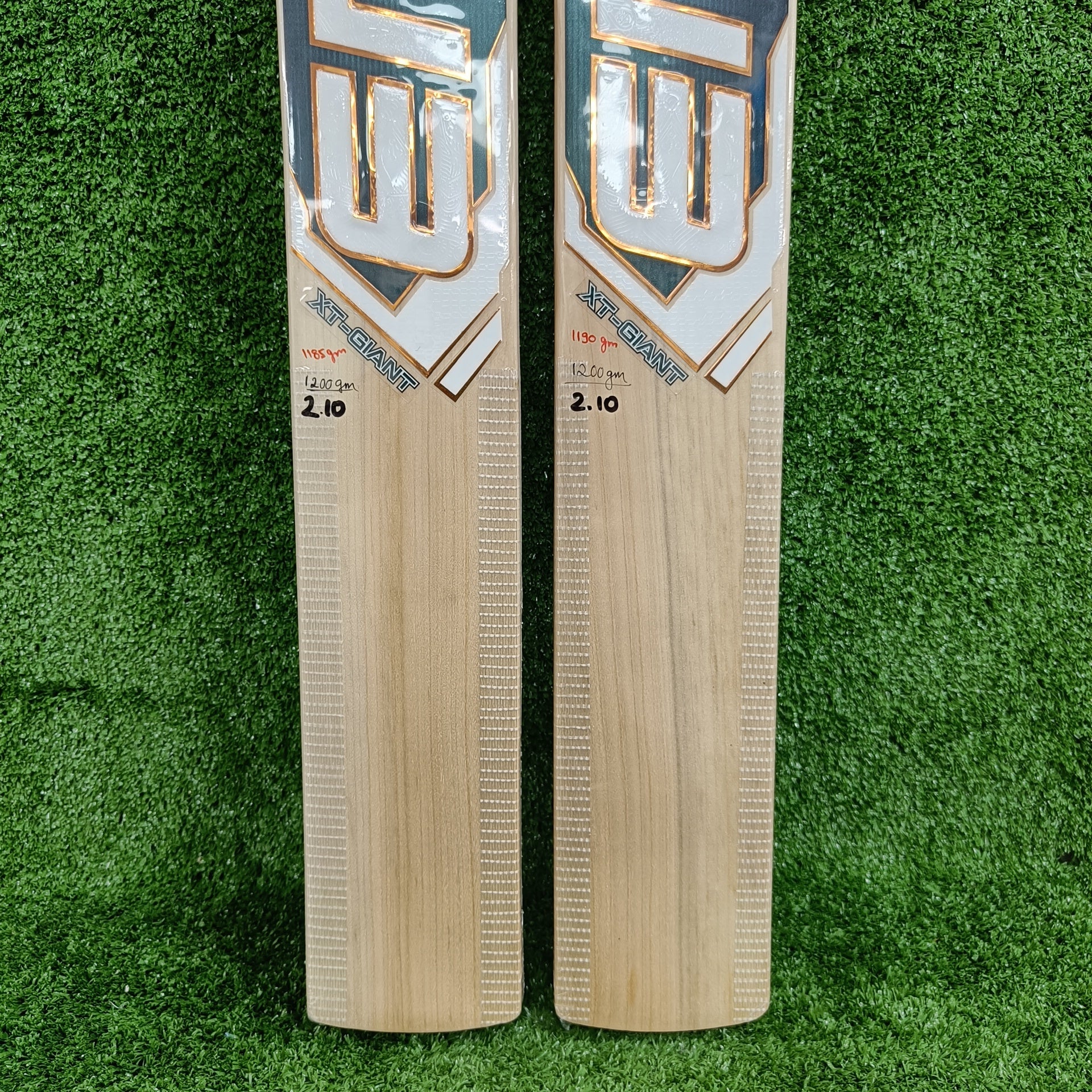 EM XT-Giant Selected Willow Cricket Bat