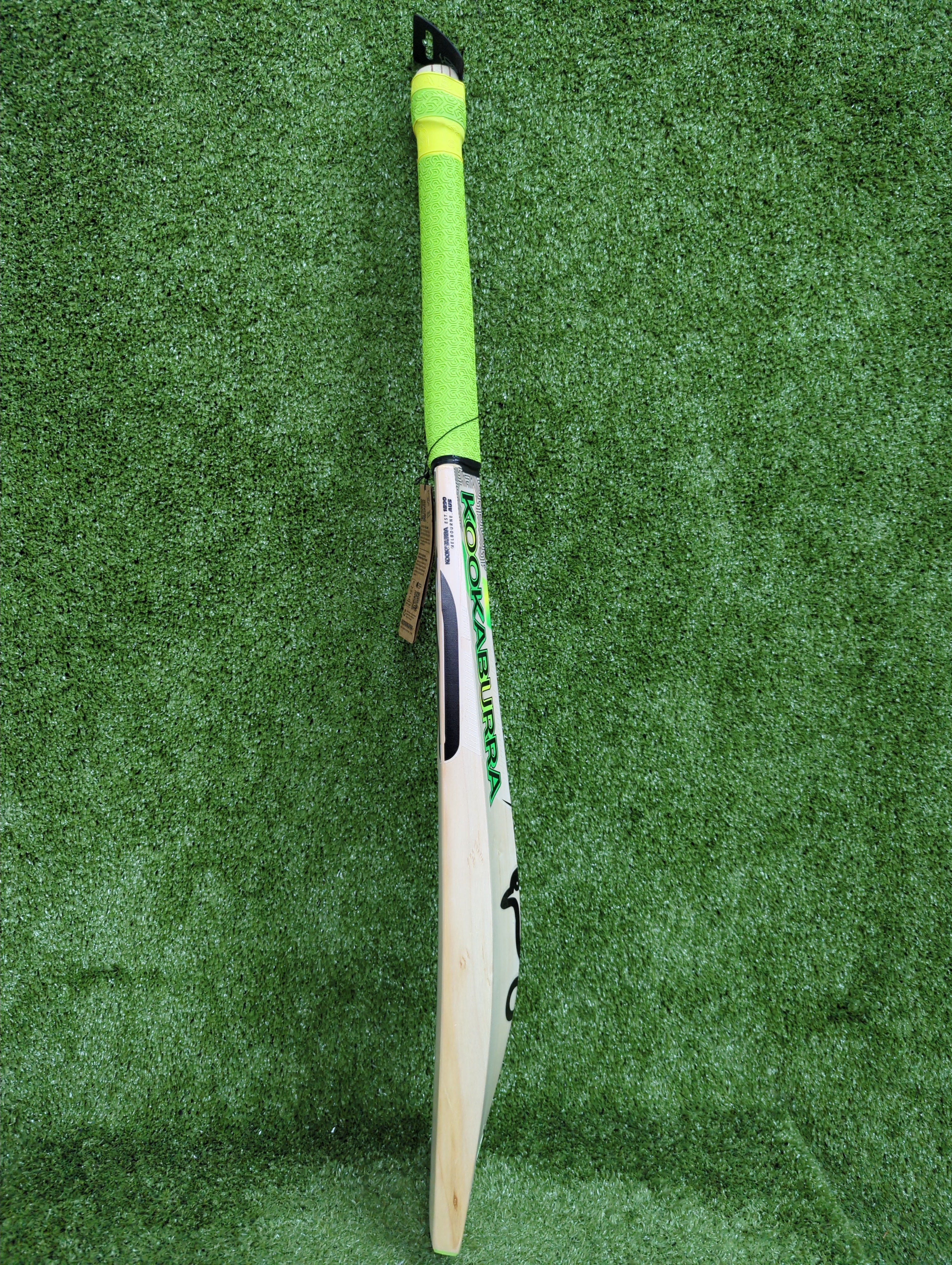 Kookaburra Kahuna Pro 1.1 Players Select Edition English Willow Cricket Bat