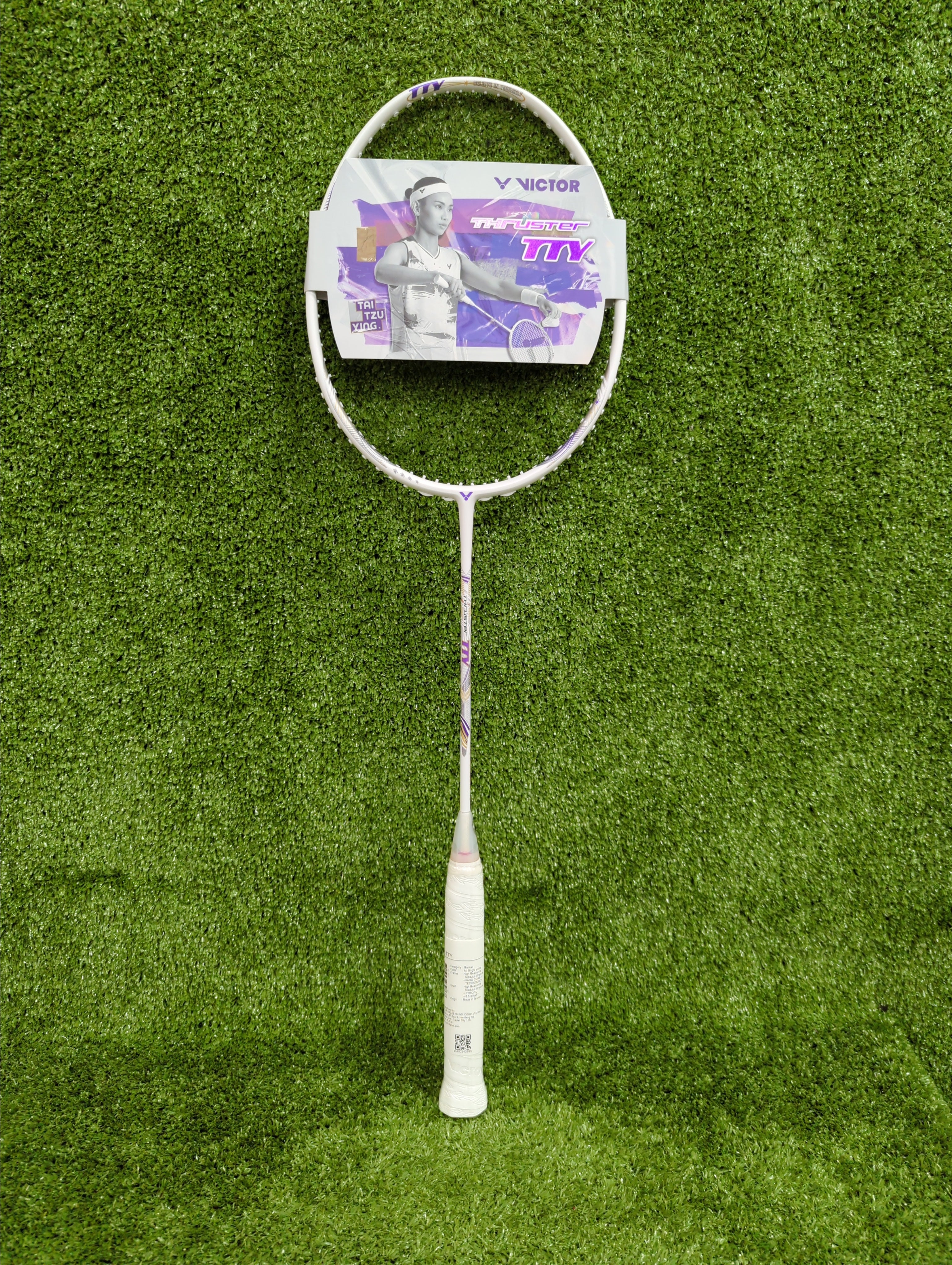 Victor Thruster TK-TTY Tai Tzu Ying Signature Racket in Bright White full view