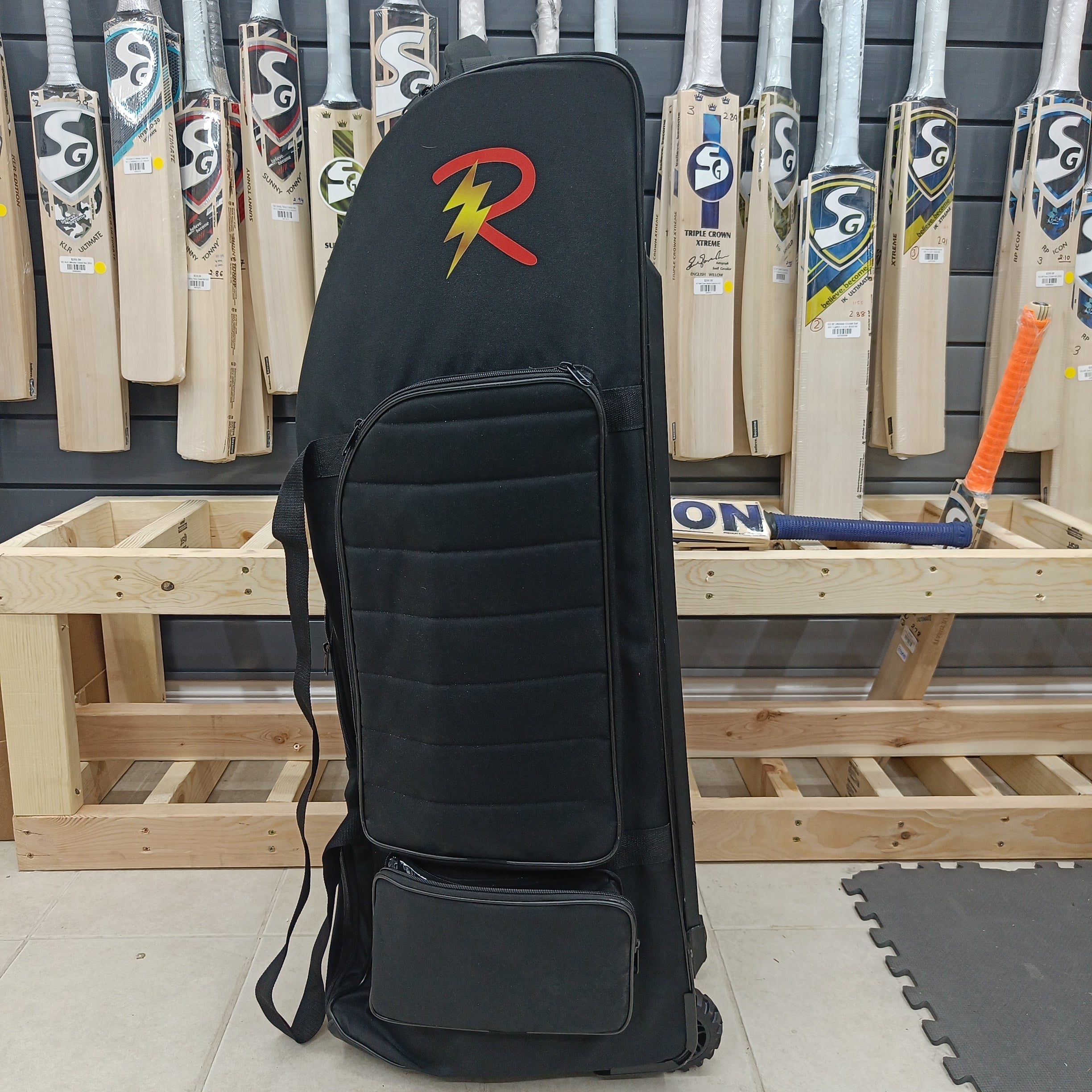 SS Player Wheel Cricket Bag – Sturdy Sports